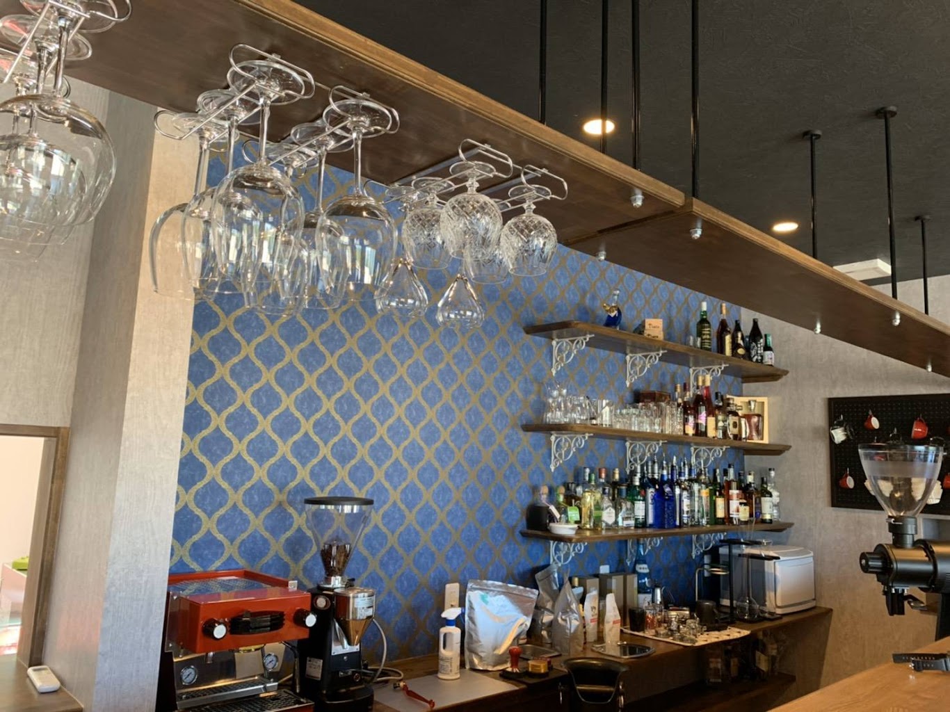 CafeBar Tiara（カフェバル ティアラ）