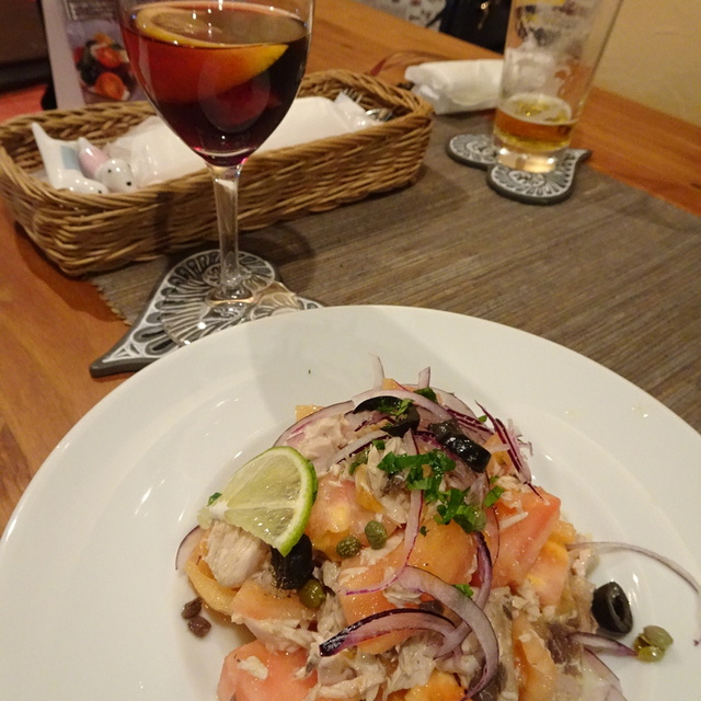 ラス クエバス スパニッシュ バー アンド ドッグカフェ