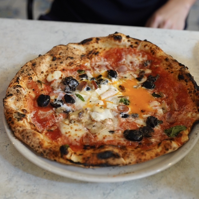 ピッツエリア エ トラットリア ダ イーサ