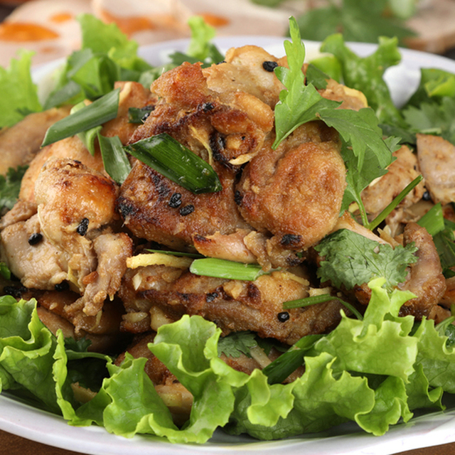 デニス キッチン アジアンダイニングバー