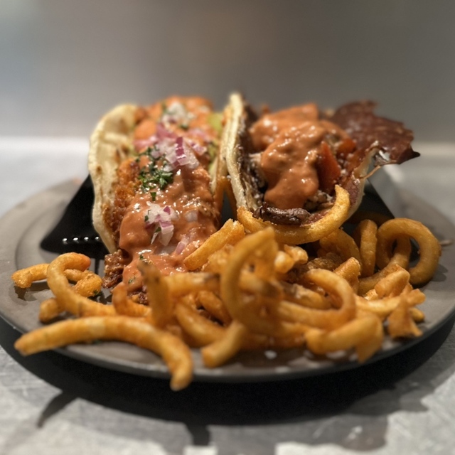 ブルー エントランス キッチン