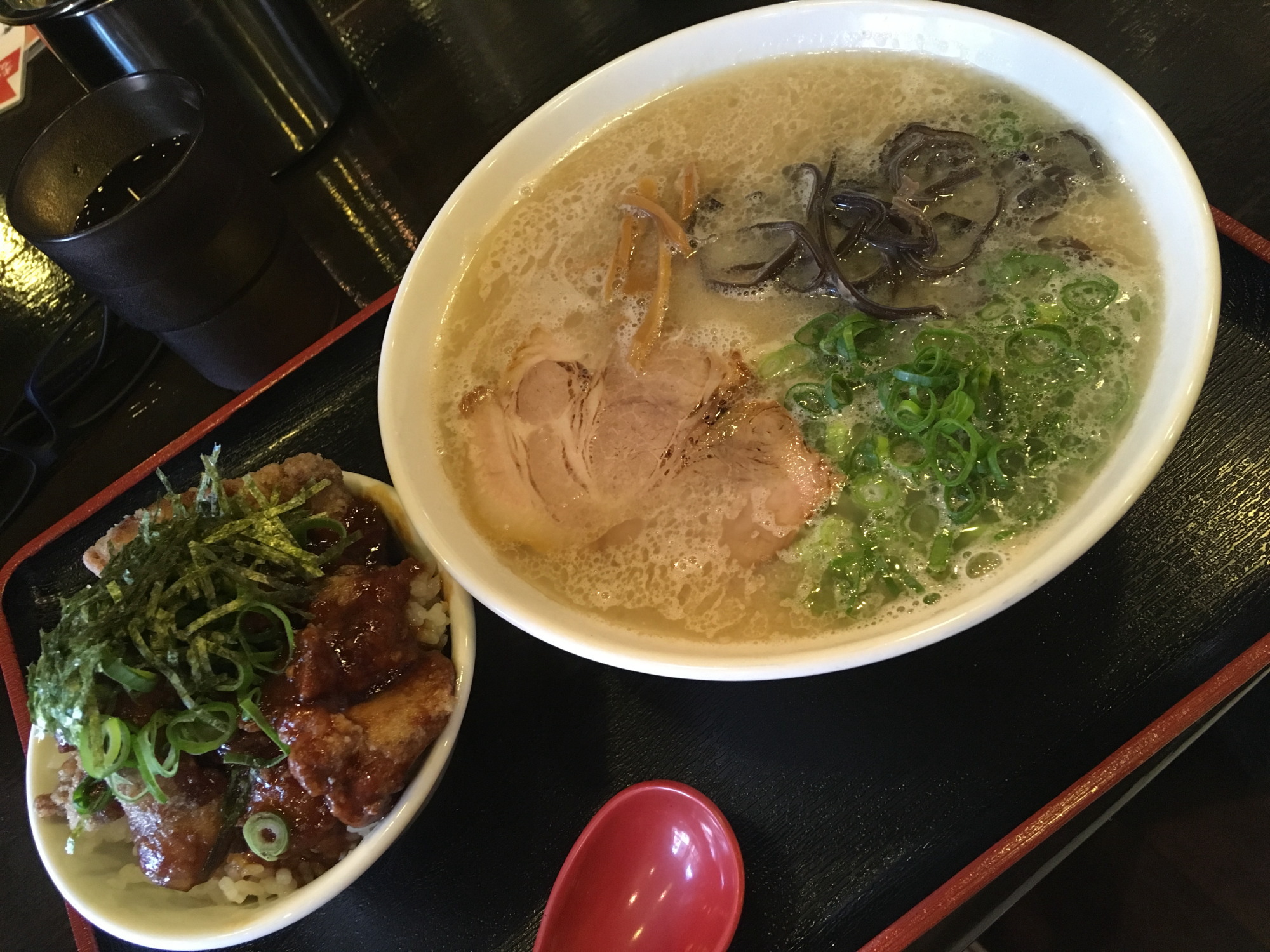 九州とんこつ のげら～ 桜木町本店