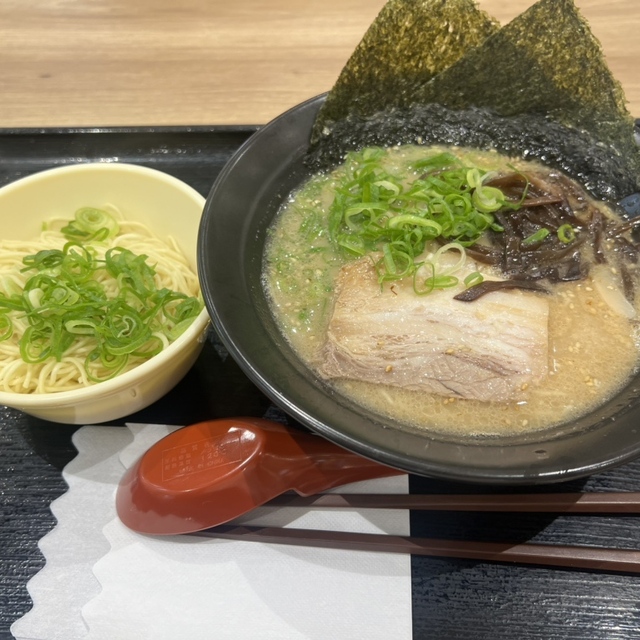 炒飯・博多とんこつ ばりかた屋 アリオ川口店