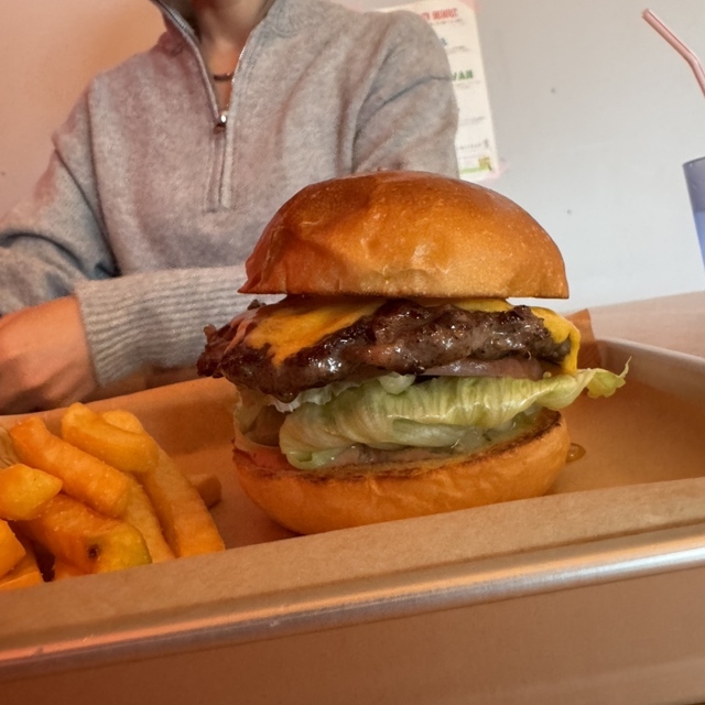 パラダイス バーガーズ