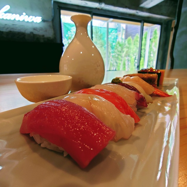 鮨ト酒 ナカニワ