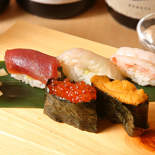 寿司と地酒 りくまる