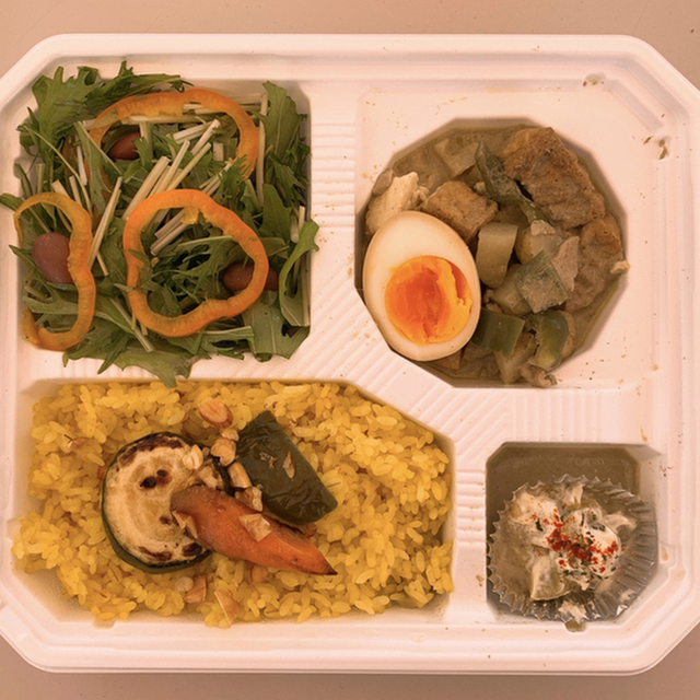 ヤマナシベジカーリー おやまの上のおべんとう屋さん