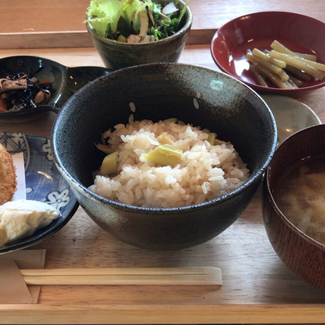 ごはんかふぇ まめの木