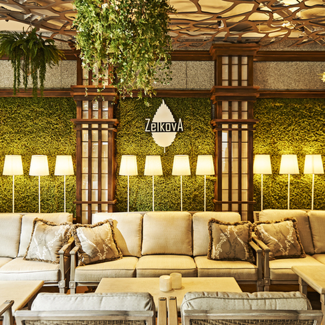 カフェ＆ダイニング ゼルコヴァ