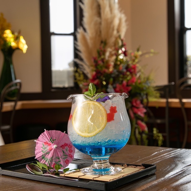 カフェ&ダイニングバー 金魚亭