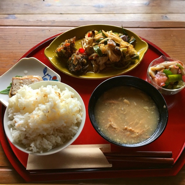 世知原 お山の地球屋