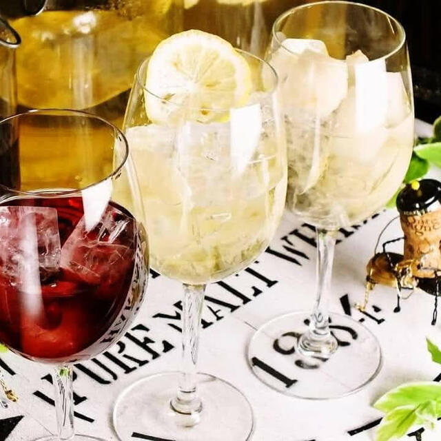 ワイン酒場 ツキアカリ