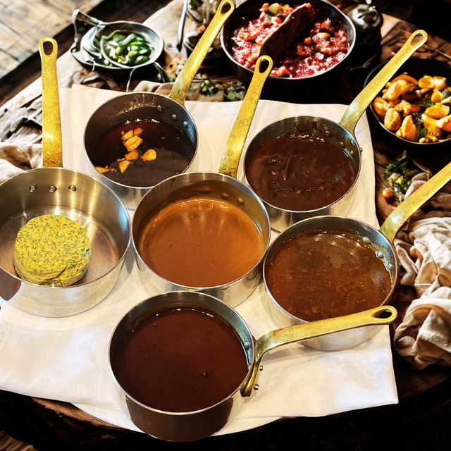 黒豚ハンバーグ よっちゃん