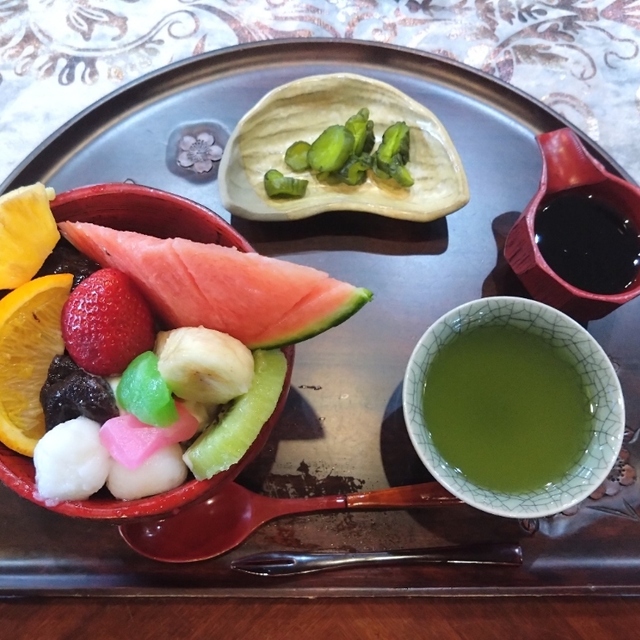 甘味処&バー PUG