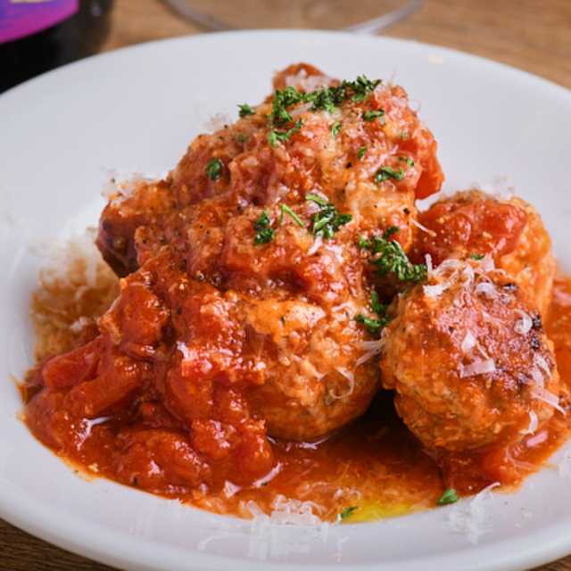 ワイン酒場 uiui