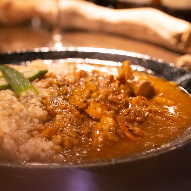 ⁡Bar Stone's Throw⁡⁡