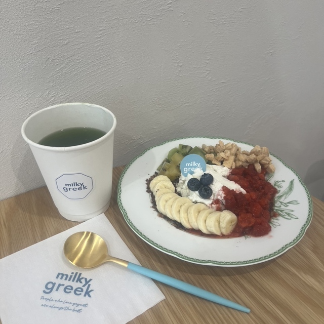 cafe milkygreek 新宿御苑店