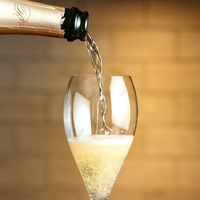 confiance シャンパンバー＆カフェ