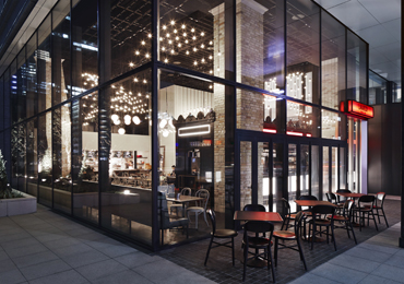 Dining & Bar LAVAROCK