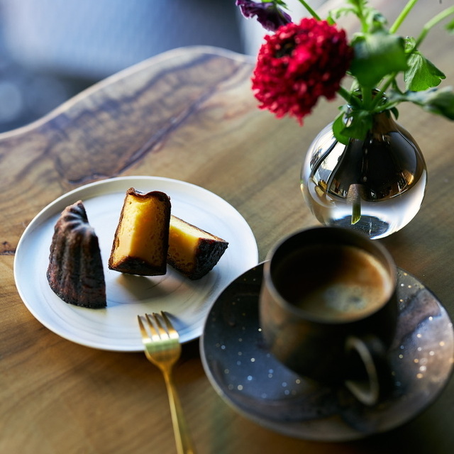 FLOWERS & RETREAT ENKI