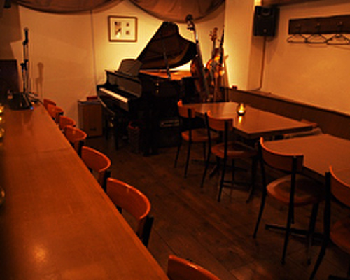 Piano Bar 荒木町 Bully's