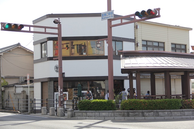 ザブルーバードカフェ