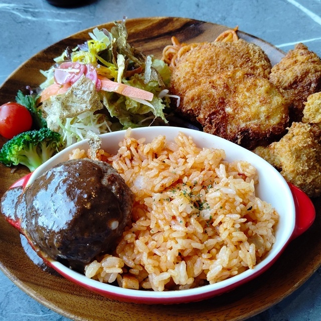 洋食堂セントレイ