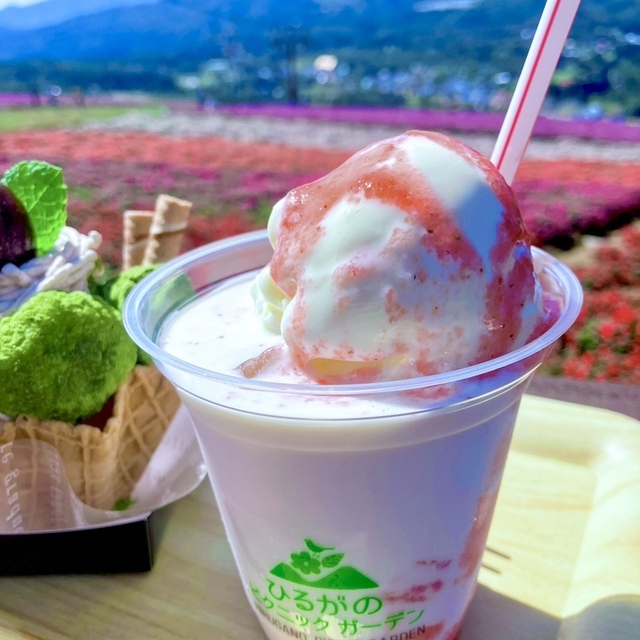 モモイロカフェ&テラス