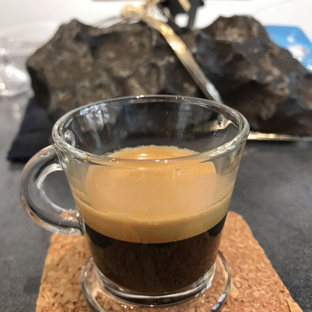 Star Comes Coffee Powered by BigBang 隕石直売所 銀座本店