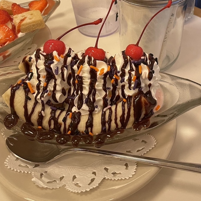 STRAIGHT COFFEE & SANDWICH