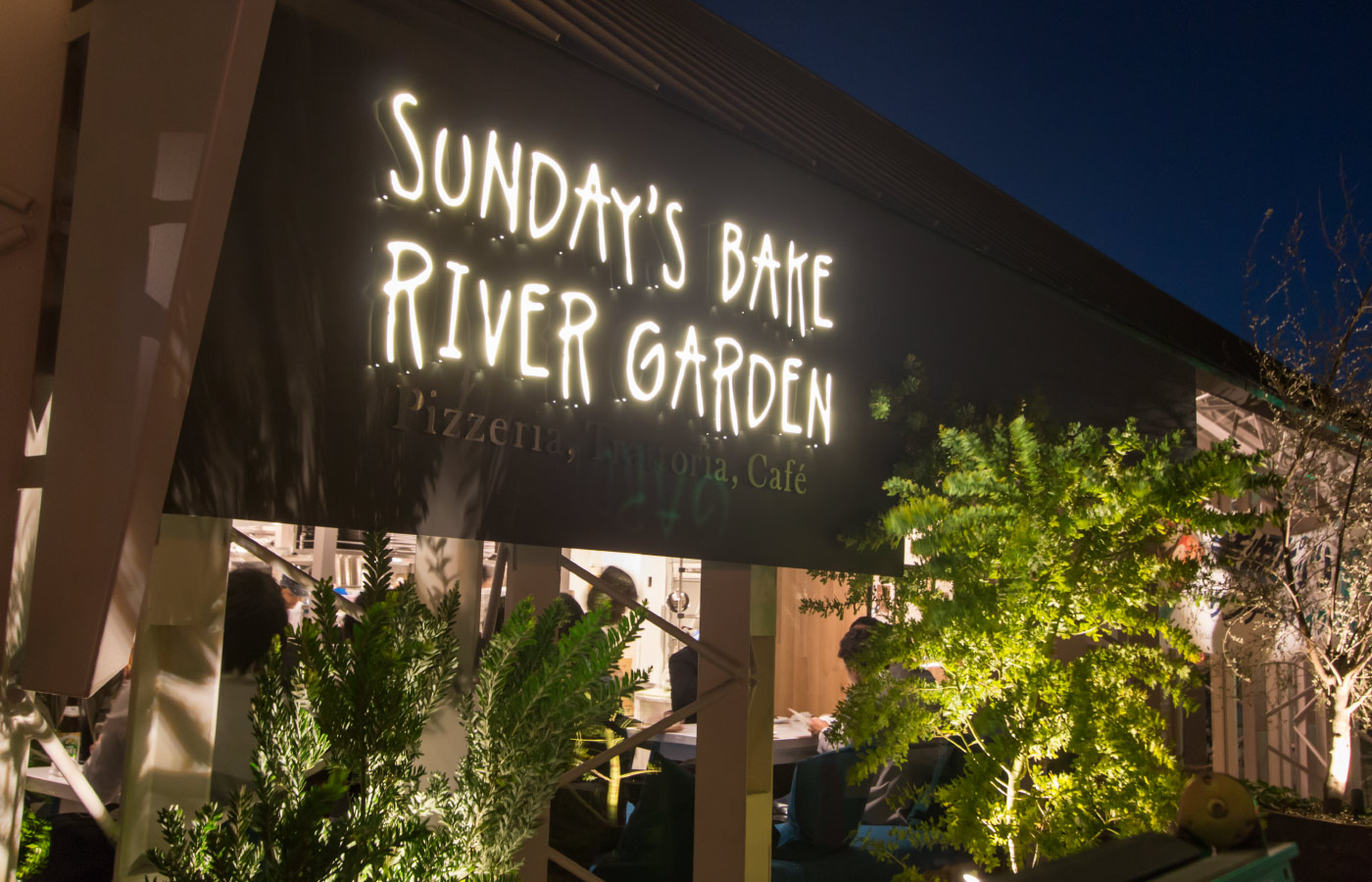 SUNDAY'S BAKE RIVER GARDEN